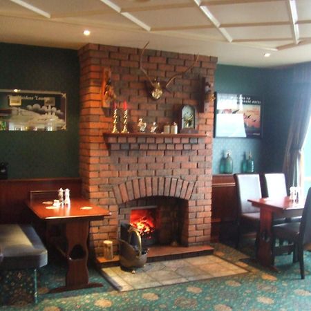 Halfway House Hotel Larne Esterno foto